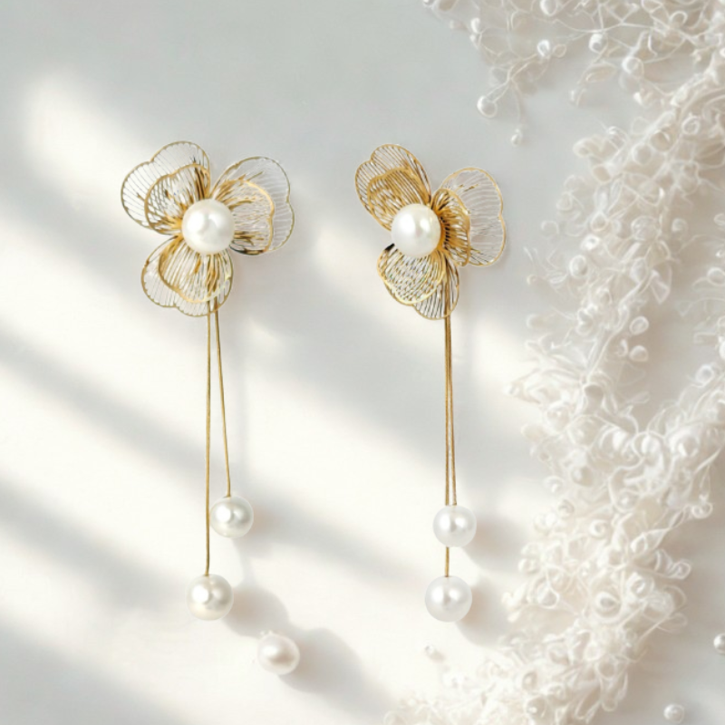 Delikatne złote kolczyki kwiaty z perełkami - stal szlachetna - Modnie wygodnie