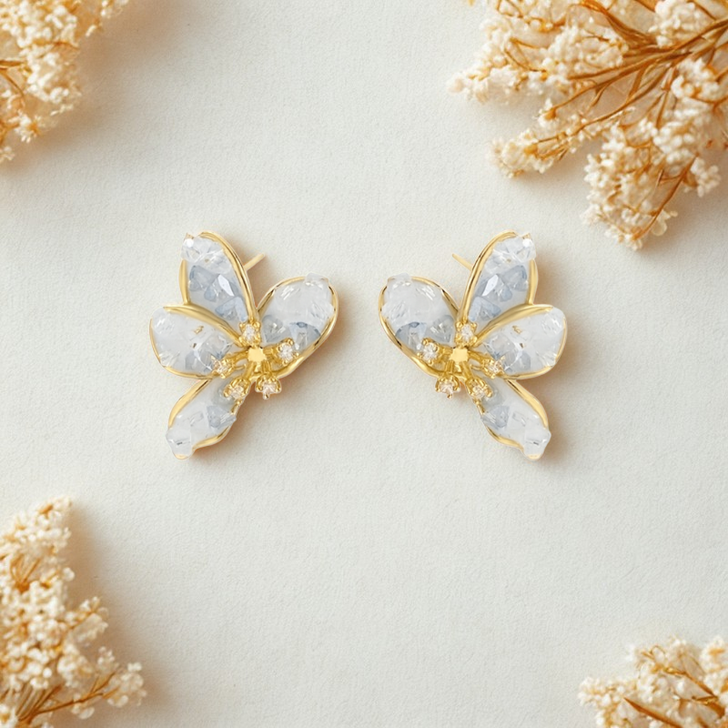 Biało złote kolczyki damskie w kształcie kwiatów - stal szlachetna - Modnie wygodnie