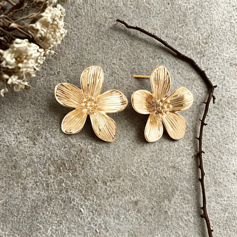 Delikatne złote kolczyki damskie kwiaty - stal szlachetna - Modnie wygodnie
